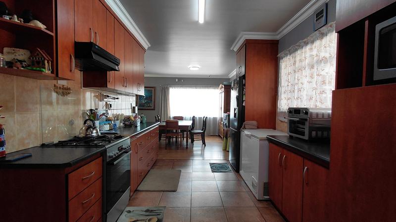 3 Bedroom Property for Sale in Langenhovenpark Free State